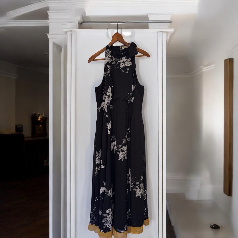Eshakti Dress
Wayward Fancies - Picture 4 of 11